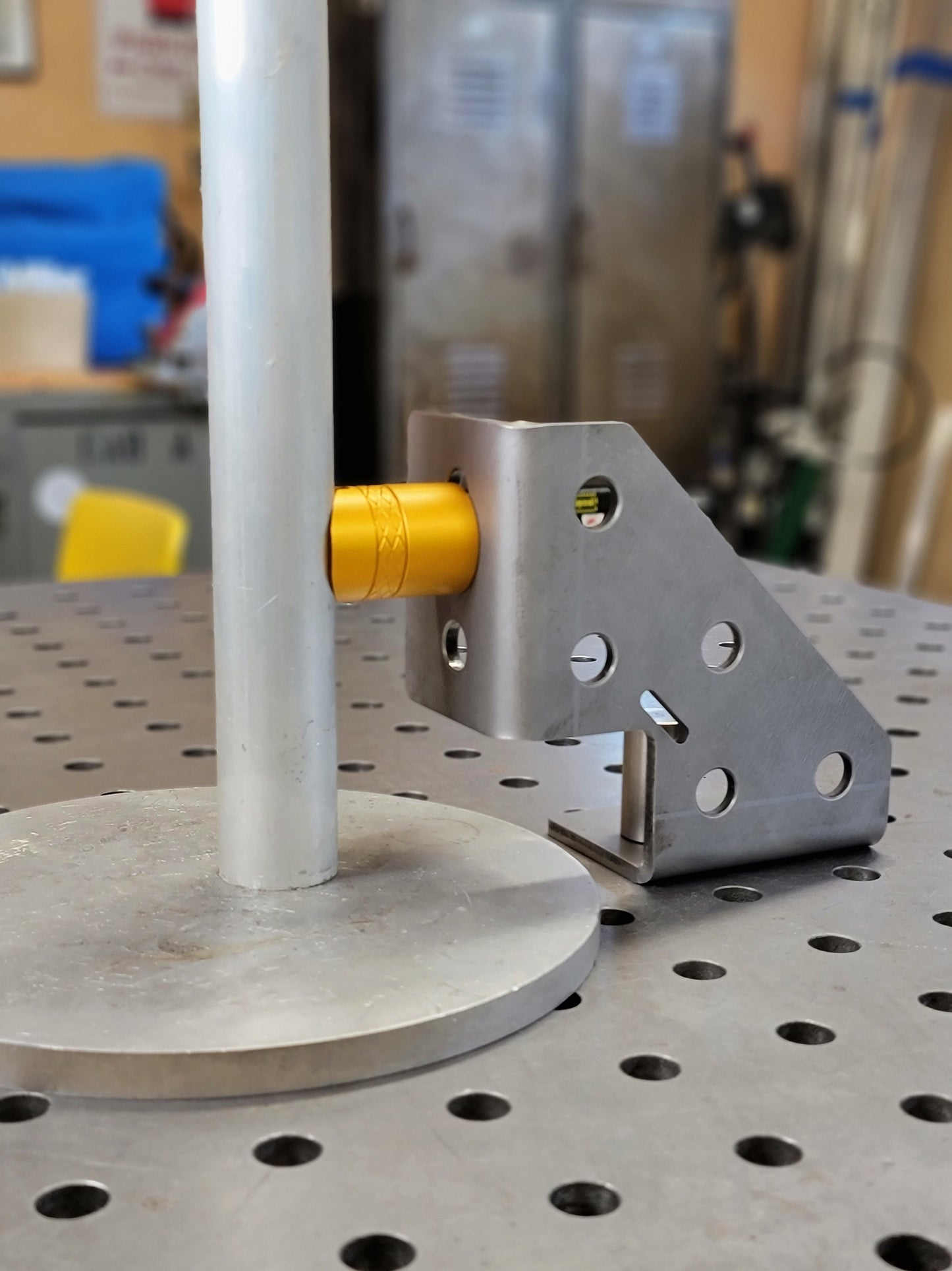 Magnetic v-block