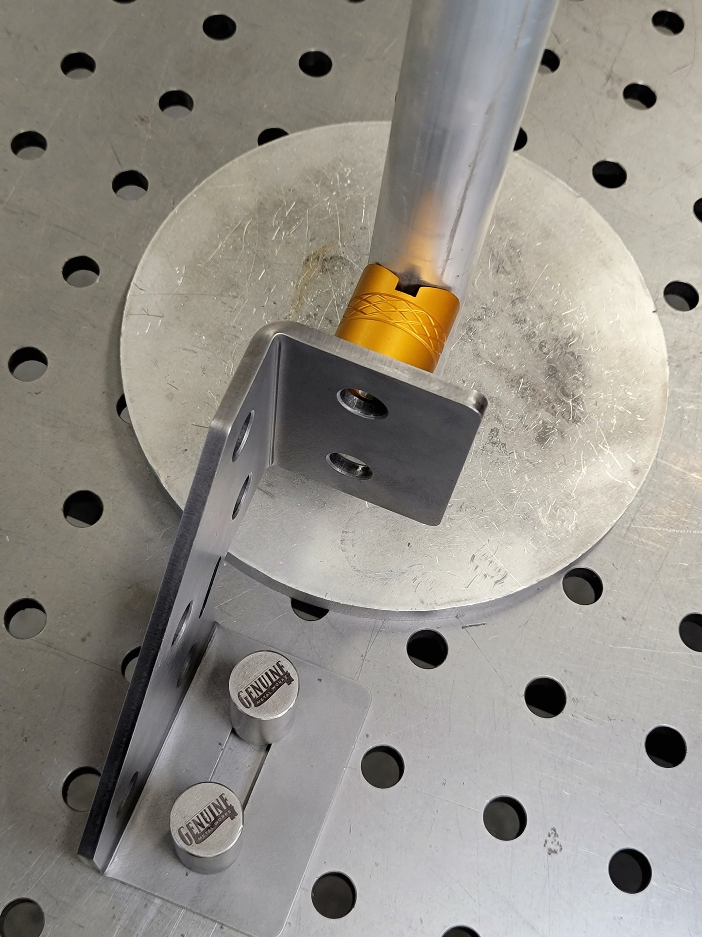 Magnetic v-block