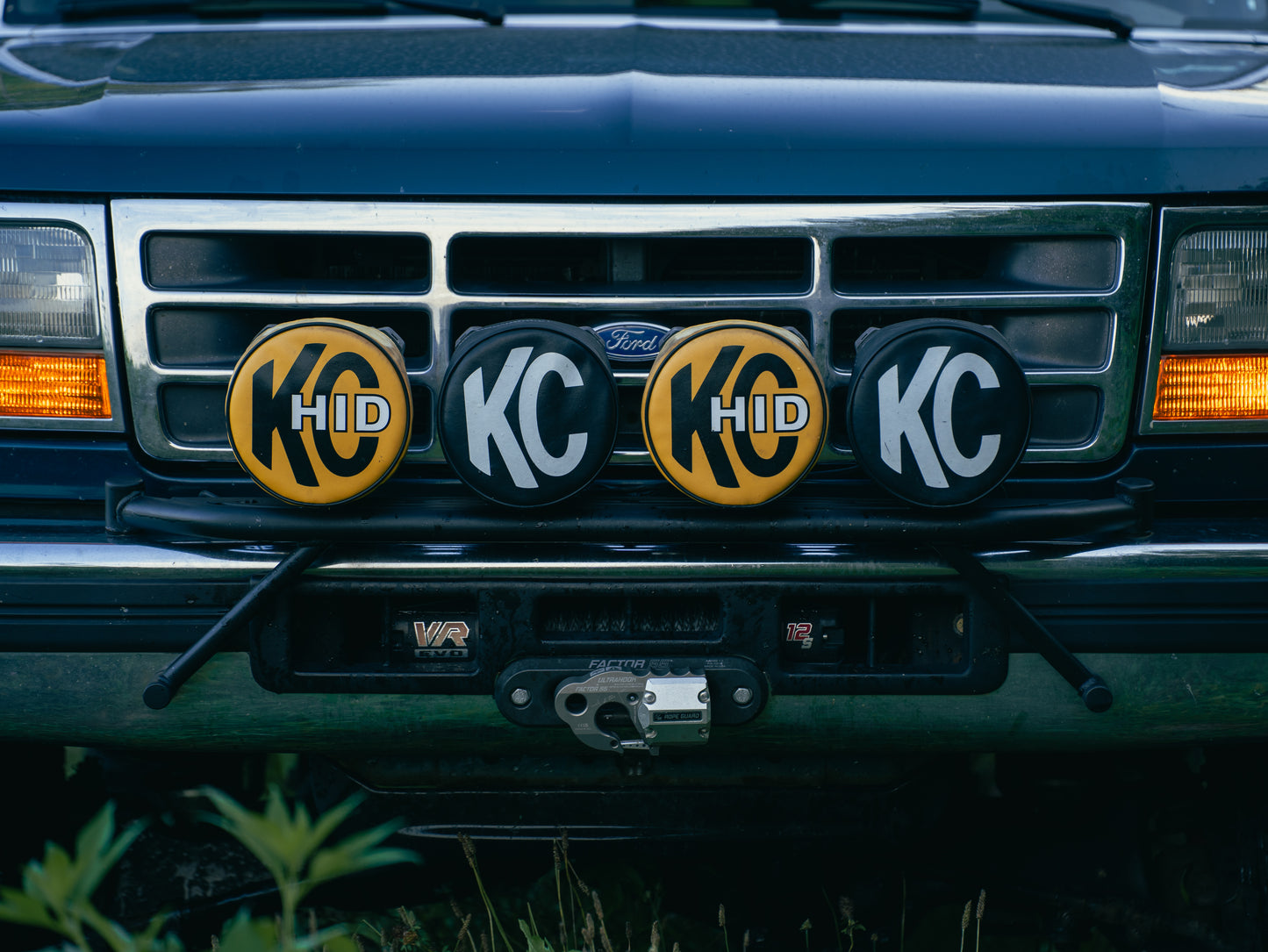 OBS Ford F-Series Light Bar Mount