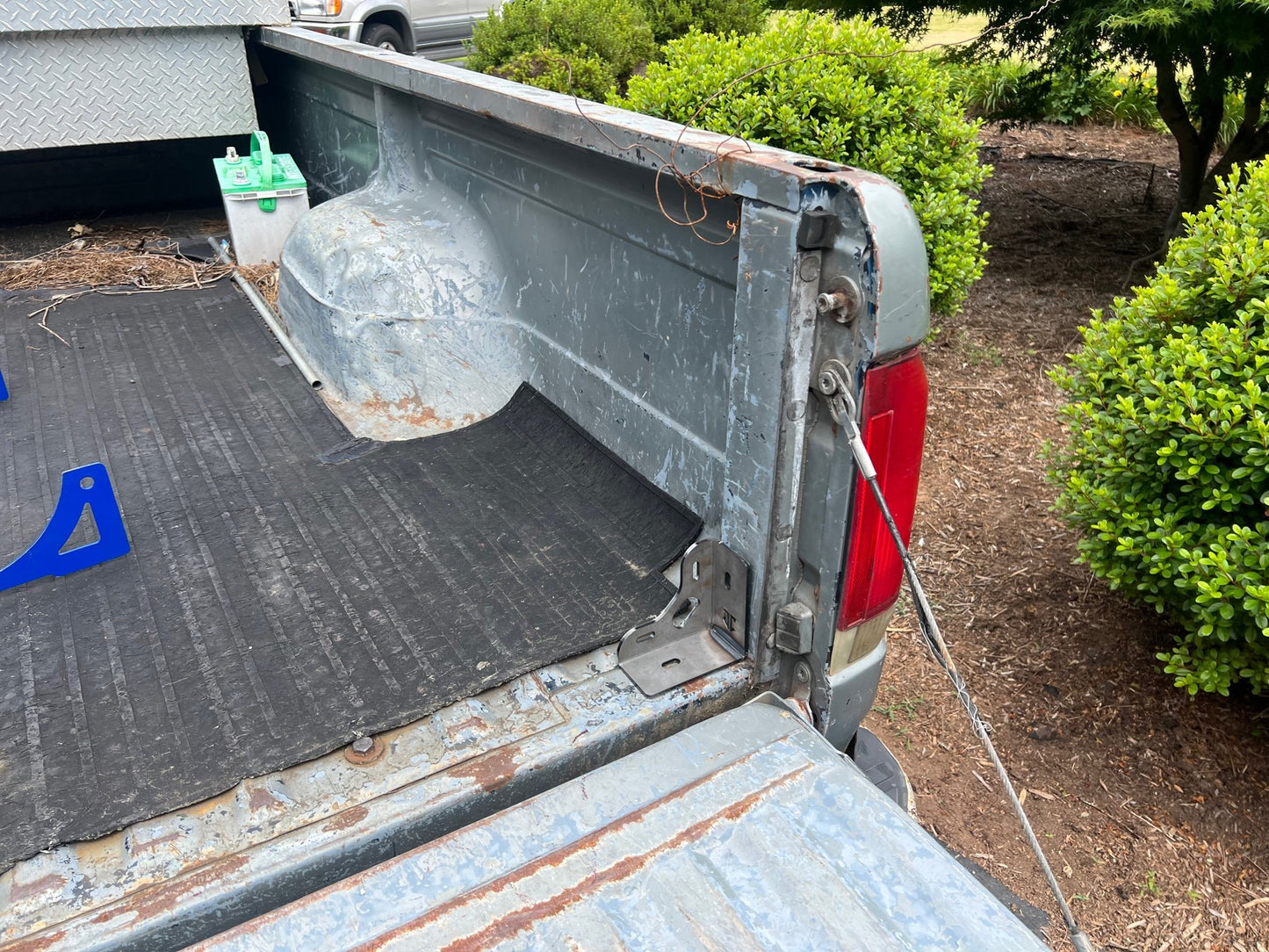 Ford 80-97 F-Series Mini Bed Stiffeners and Tie downs