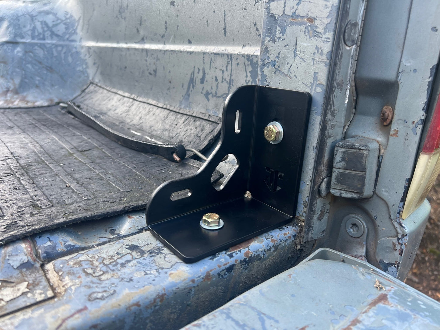 Ford 80-97 F-Series Mini Bed Stiffeners and Tie downs