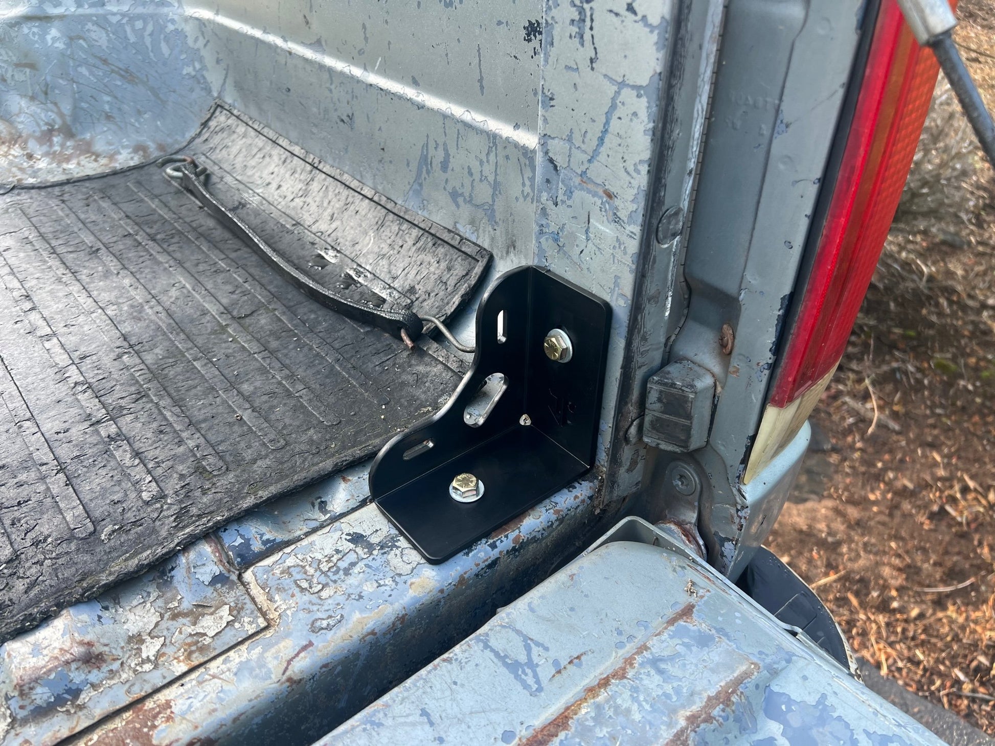 Ford 80-97 F-Series Mini Bed Stiffeners and Tie downs
