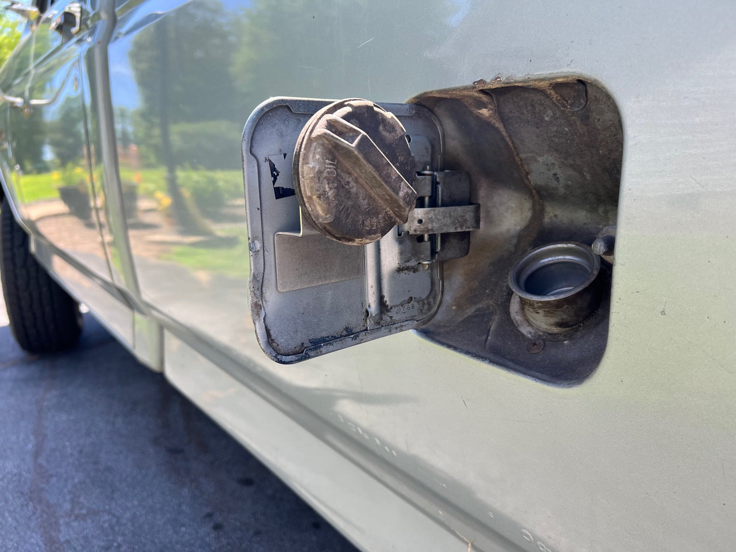 Durable OBS Ford 80-97 Gas Cap Holder