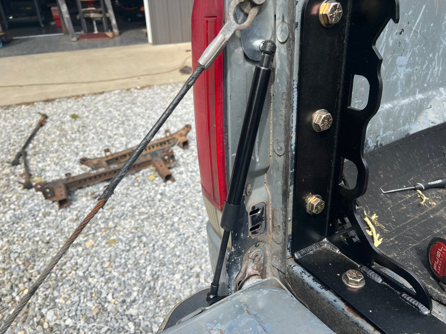 Heavy Duty OBS 87-96 Ford F-150 Tailgate Assist Bracket