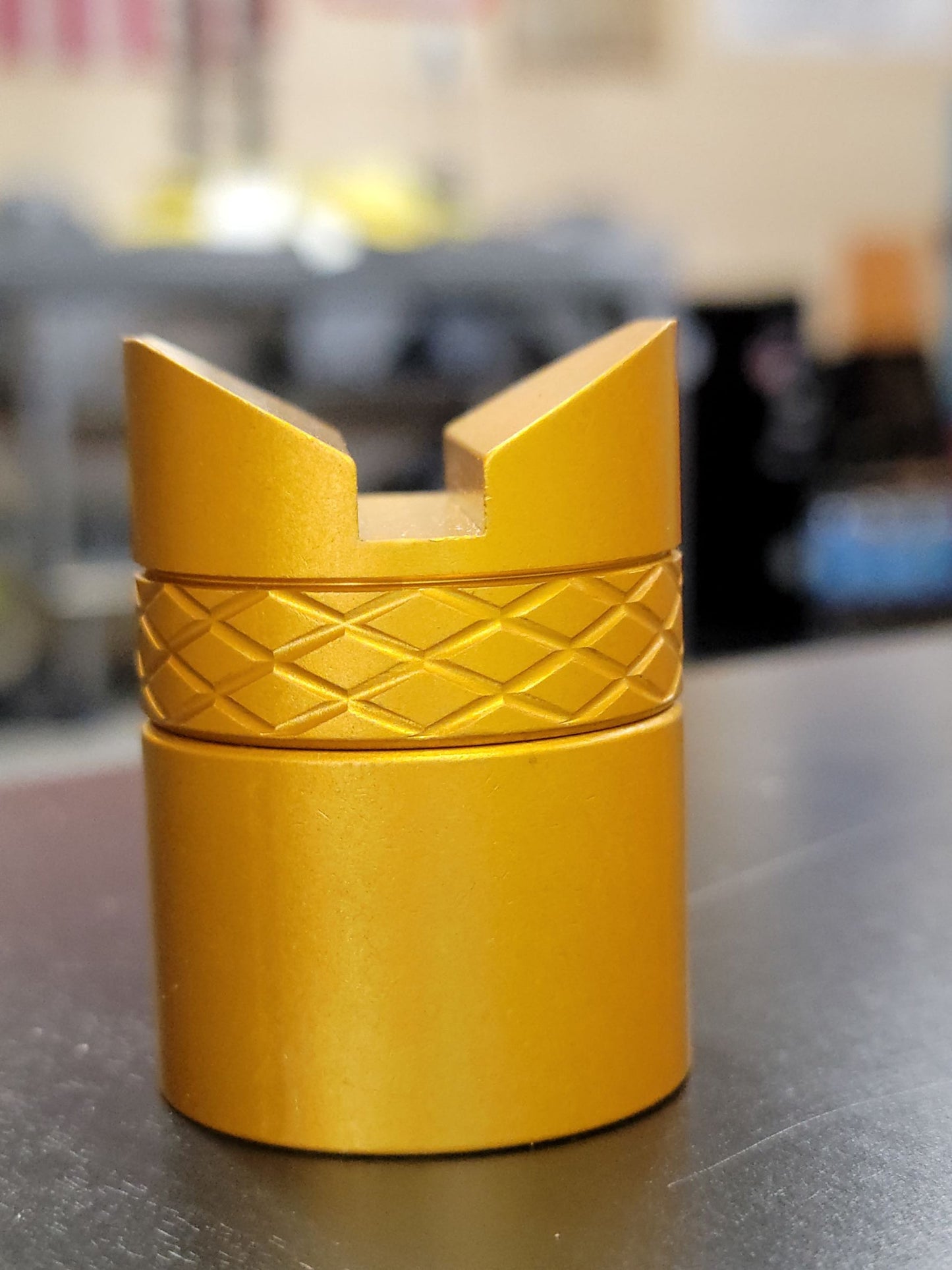 Magnetic v-block