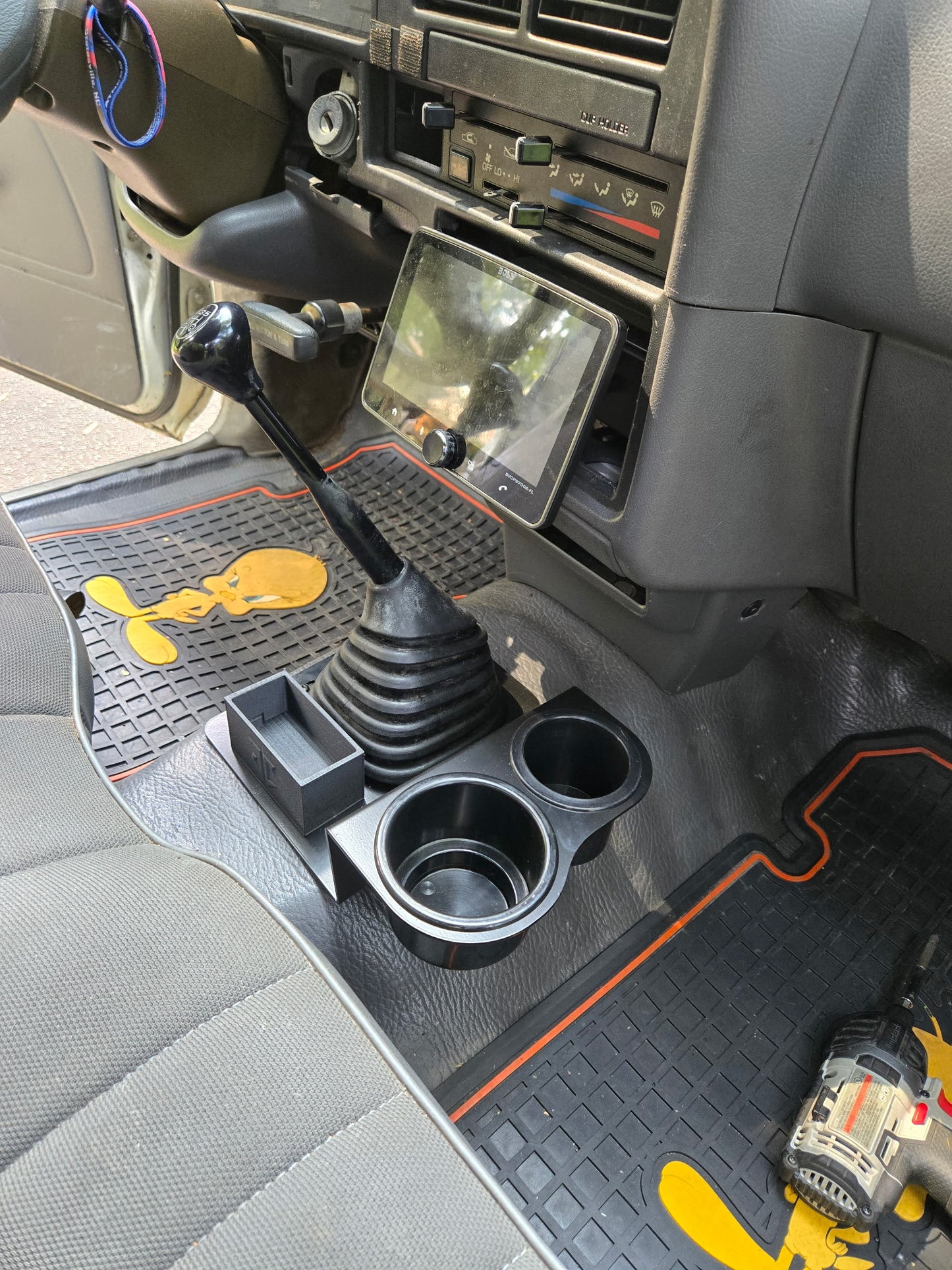 2WD Toyota Pickup Shifter Mounted Cup Holder