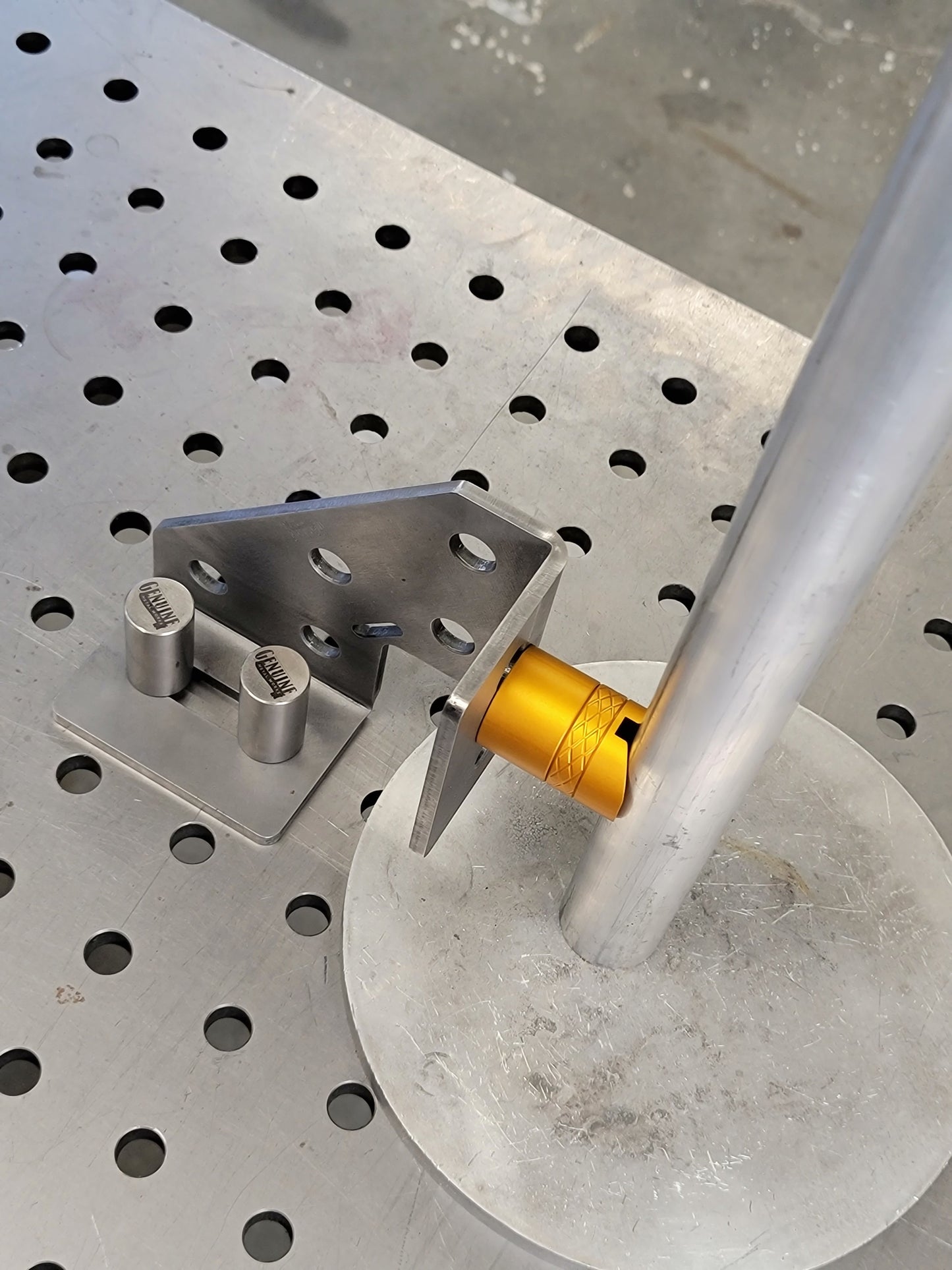 Magnetic v-block