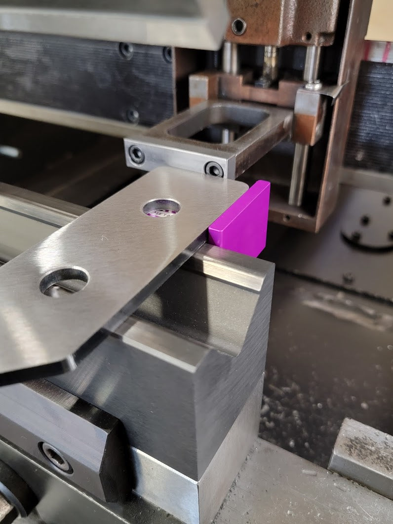Magnetic squaring arm