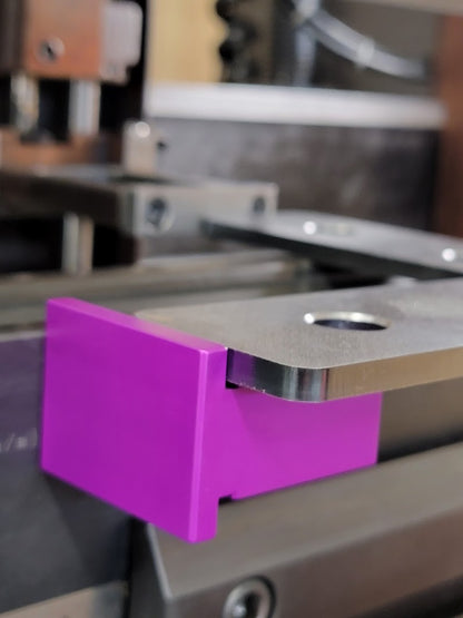 Magnetic squaring arm