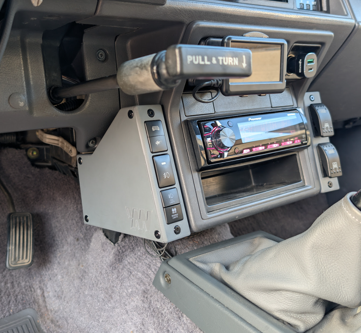 1984-88 Toyota Pickup/4Runner Aux Switch Panel