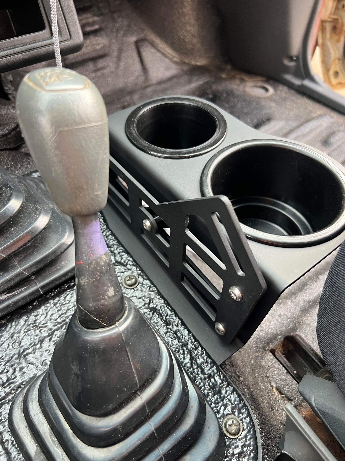 Toyota Pickup Shifter Mounted Cup Holders