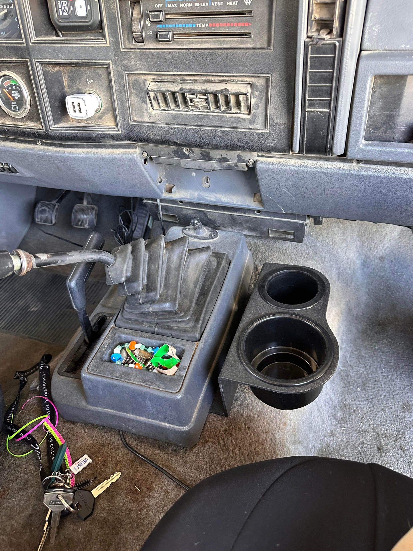 Jeep Cherokee XJ Shifter Mounted Cup Holders