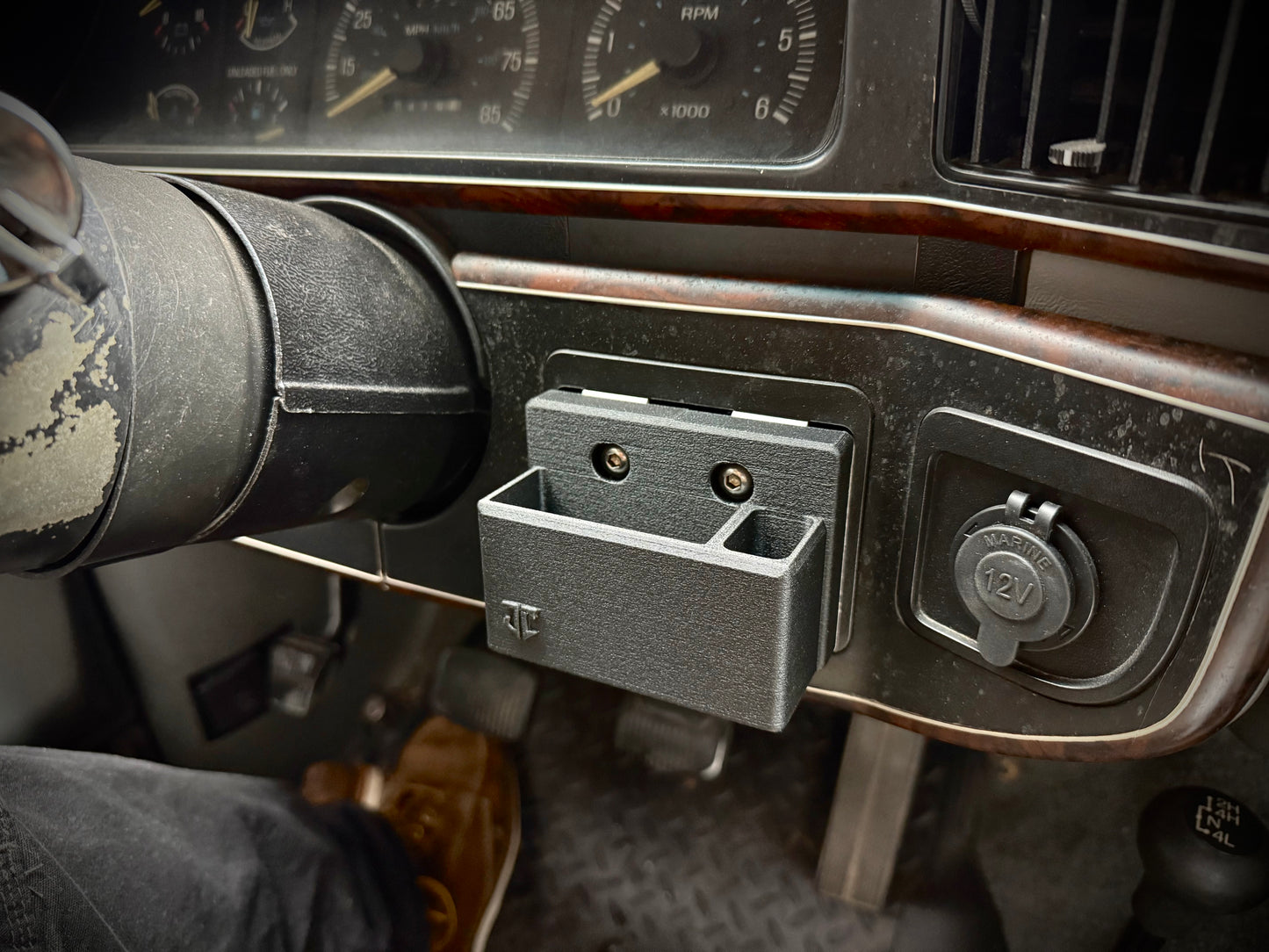 Bricknose F-Series Smokes Holder