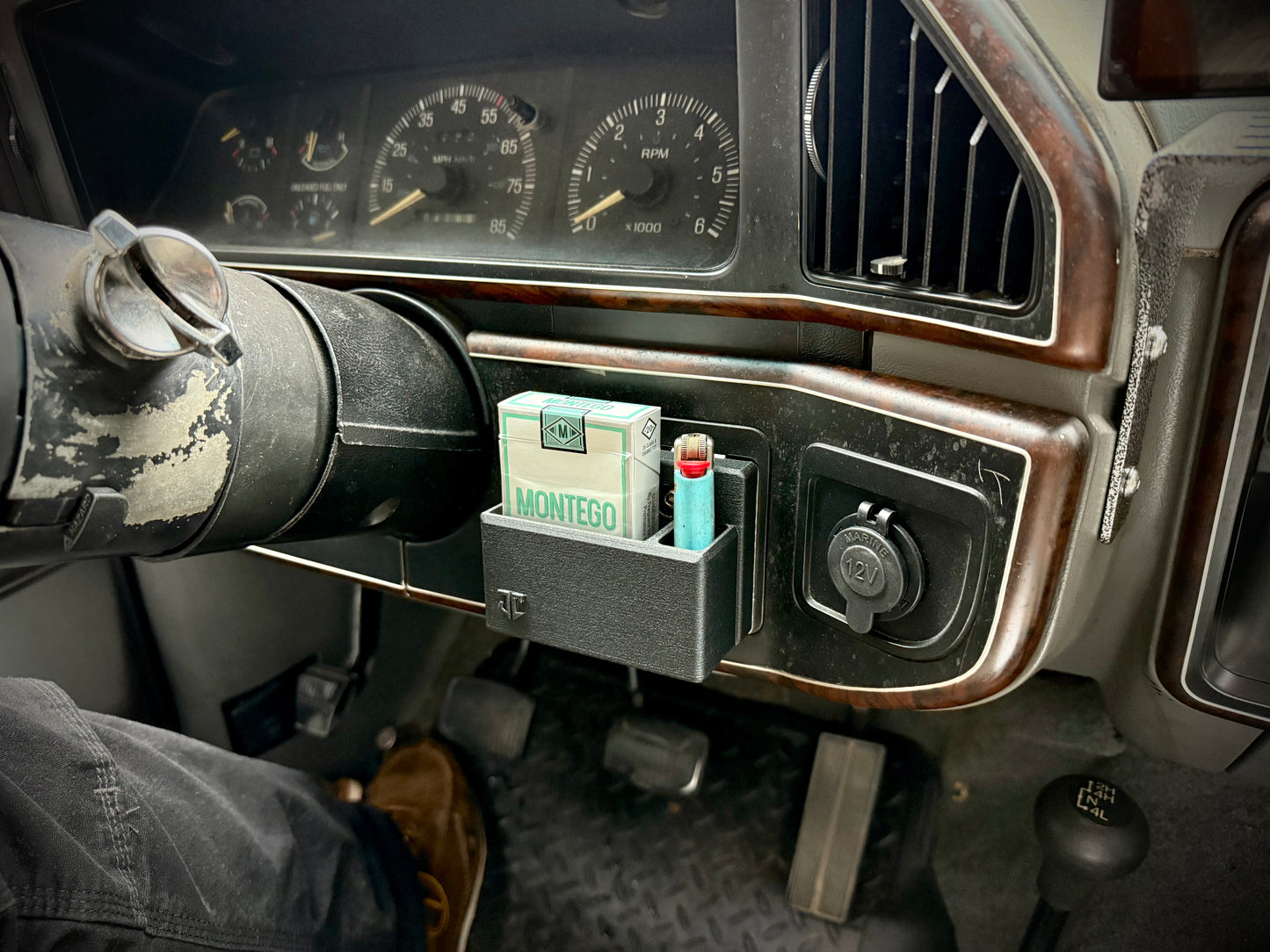 Bricknose F-Series Smokes Holder