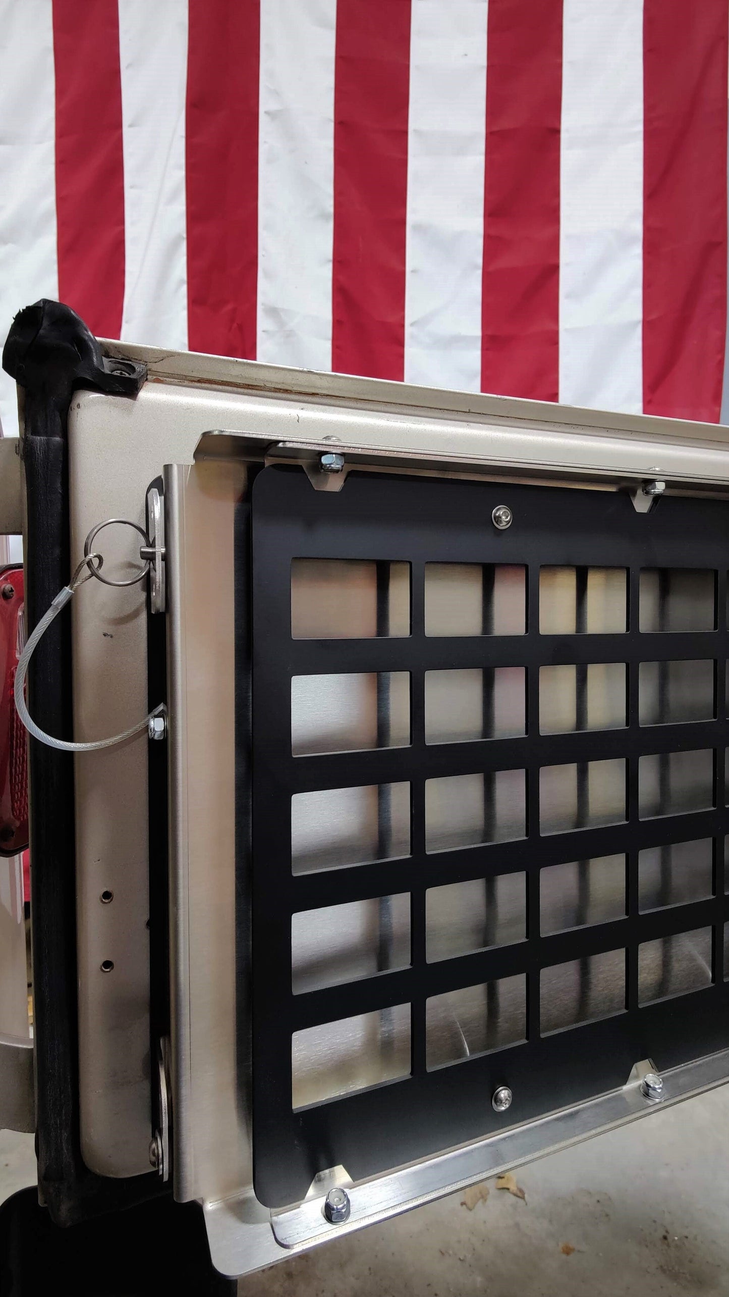 Tailgate Table for Jeep Wrangler YJ (FREE SHIPPING)